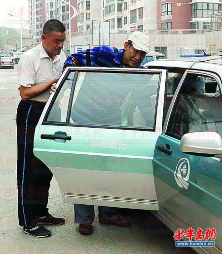患尿毒症已有6年57岁男子有12位"专职司机"
